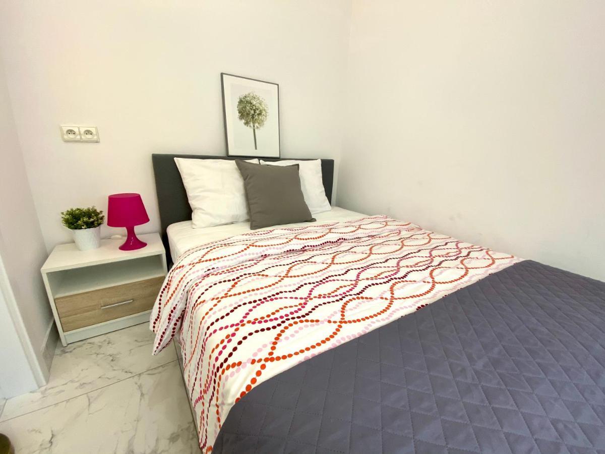 Center Warsaw - Apartmenty Jana Pawla II Eksteriør billede
