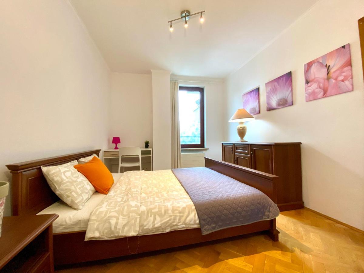 Center Warsaw - Apartmenty Jana Pawla II Eksteriør billede