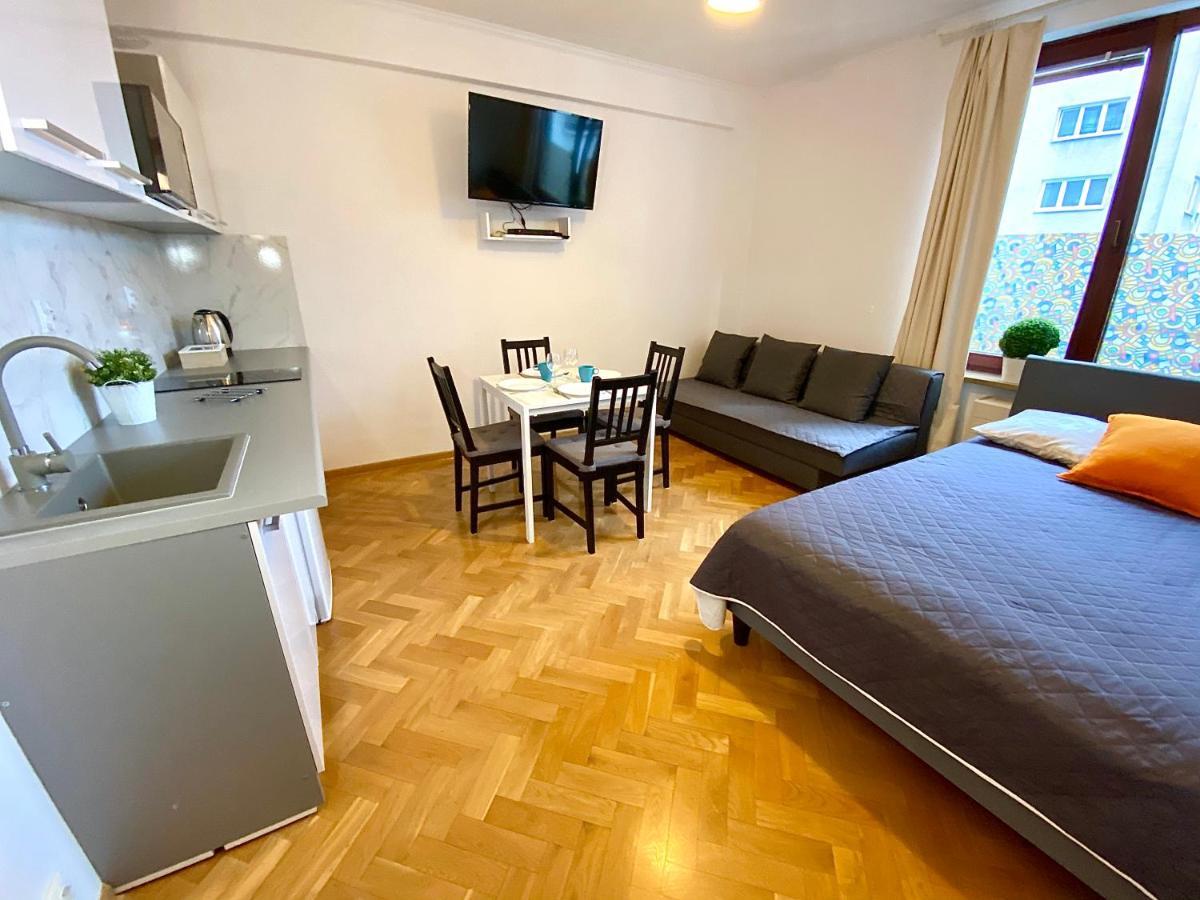 Center Warsaw - Apartmenty Jana Pawla II Eksteriør billede