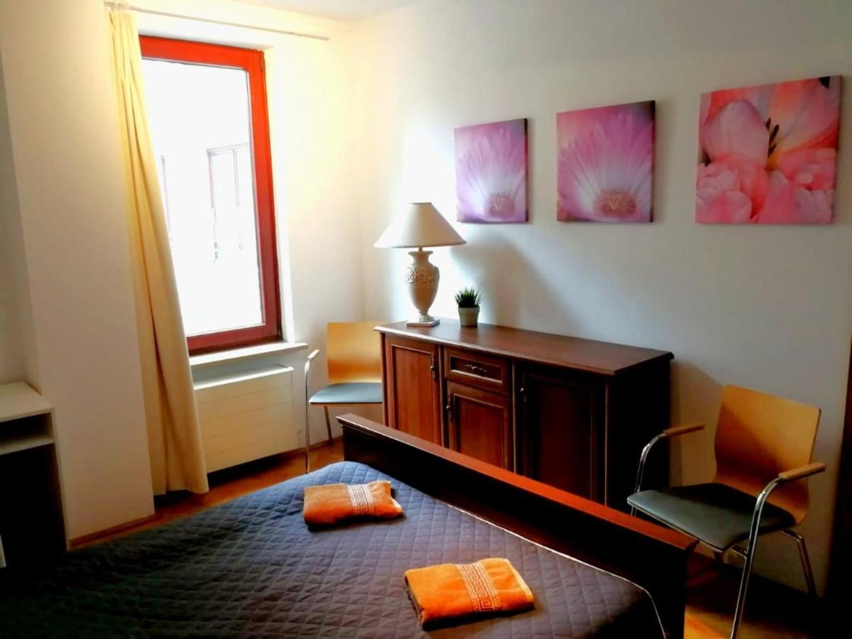 Center Warsaw - Apartmenty Jana Pawla II Eksteriør billede