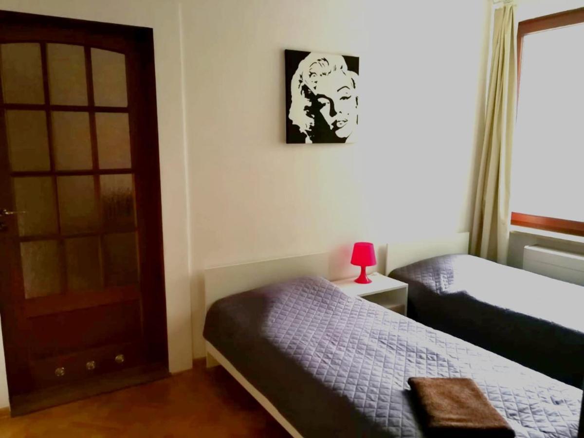 Center Warsaw - Apartmenty Jana Pawla II Eksteriør billede