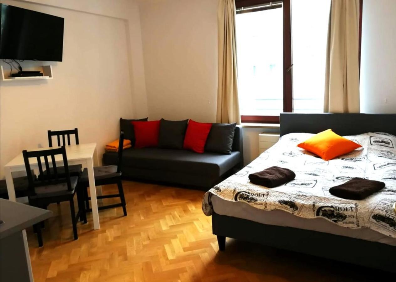 Center Warsaw - Apartmenty Jana Pawla II Eksteriør billede