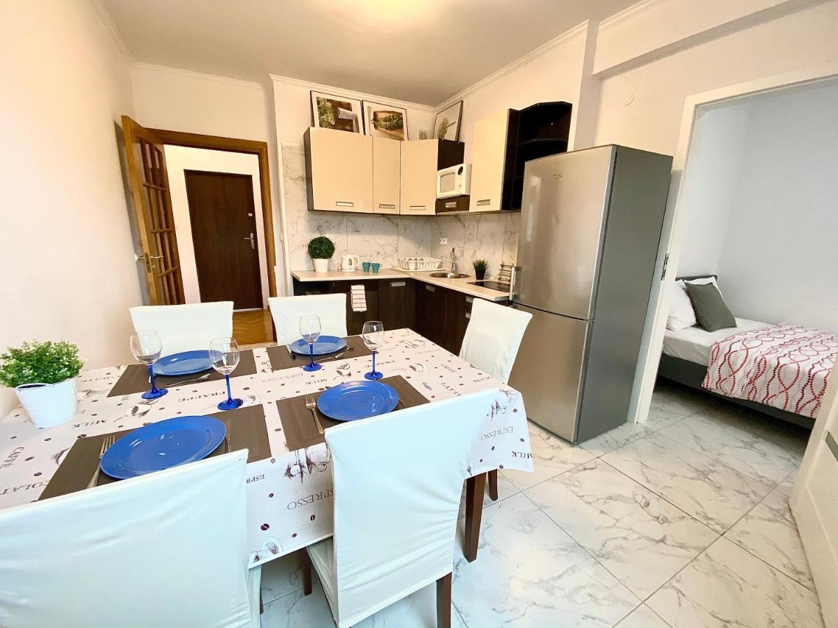 Center Warsaw - Apartmenty Jana Pawla II Eksteriør billede