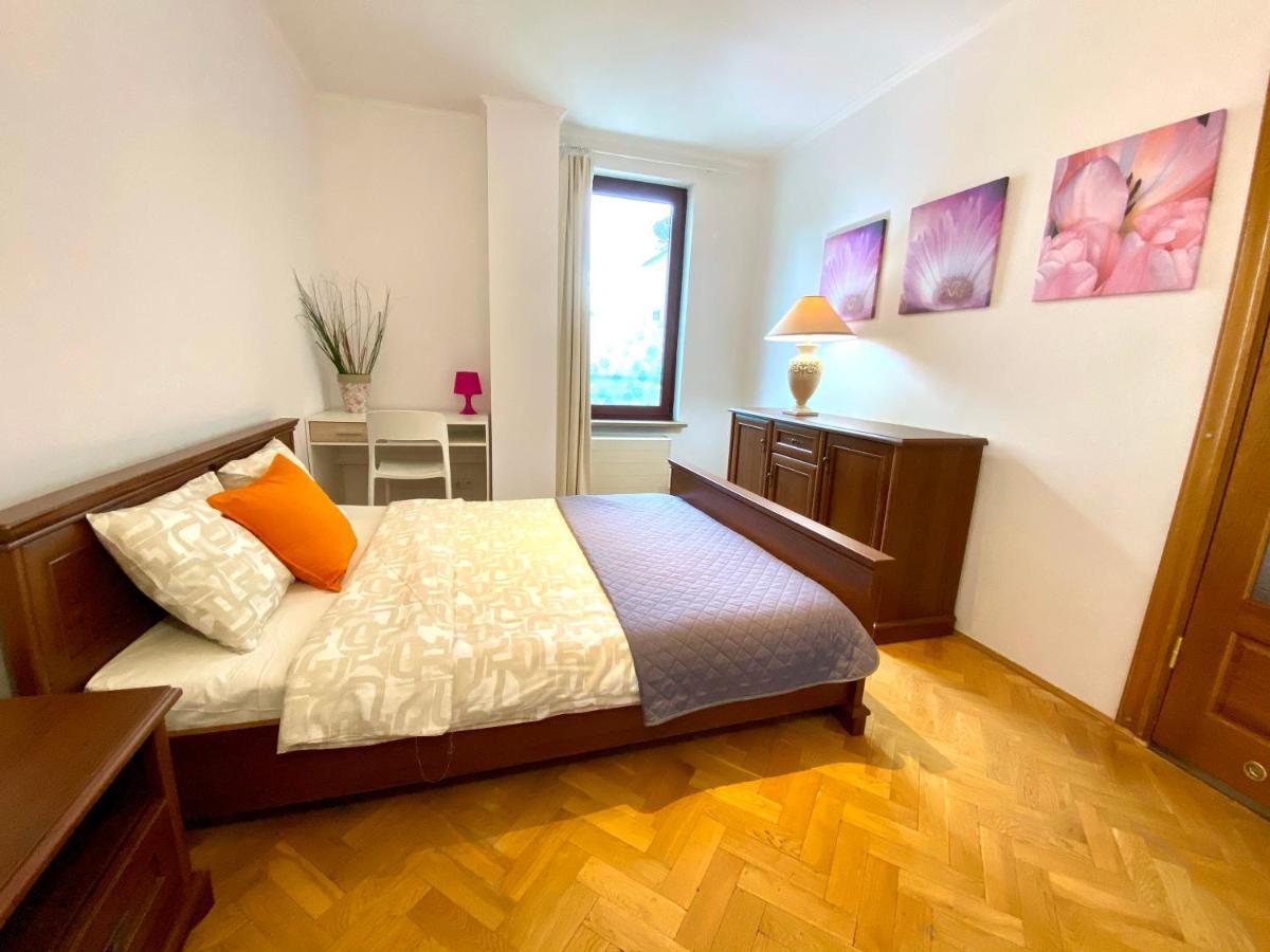 Center Warsaw - Apartmenty Jana Pawla II Eksteriør billede