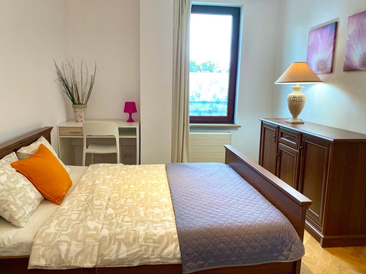 Center Warsaw - Apartmenty Jana Pawla II Eksteriør billede