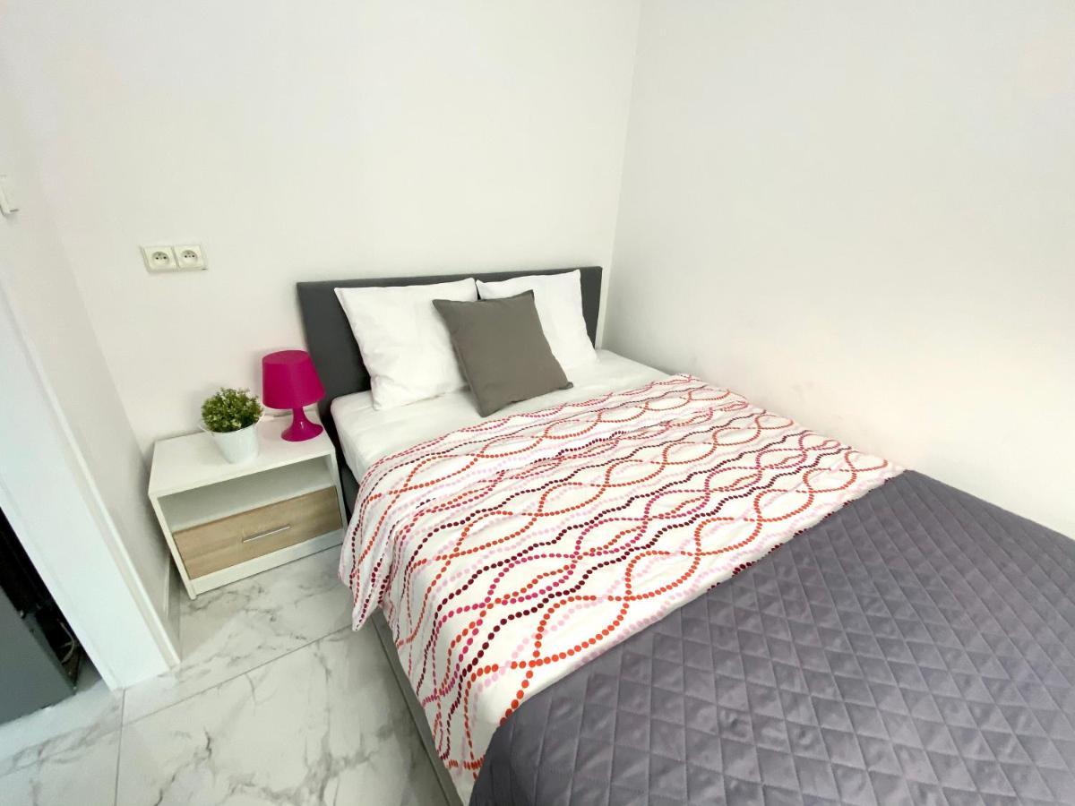 Center Warsaw - Apartmenty Jana Pawla II Eksteriør billede