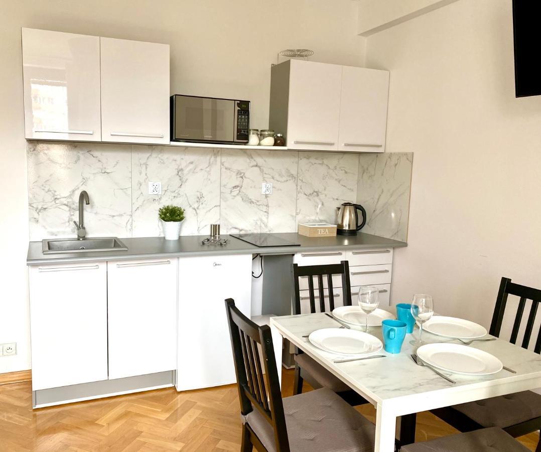 Center Warsaw - Apartmenty Jana Pawla II Eksteriør billede