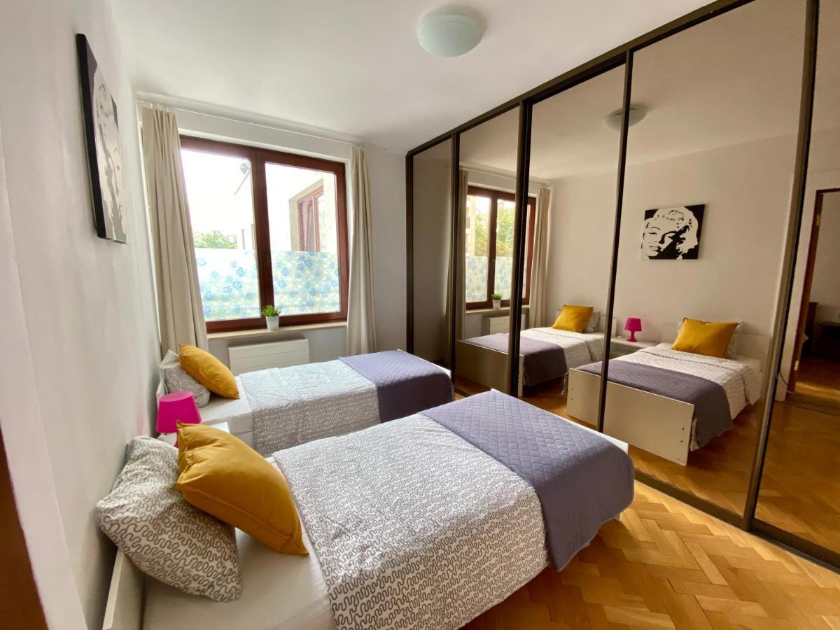 Center Warsaw - Apartmenty Jana Pawla II Eksteriør billede