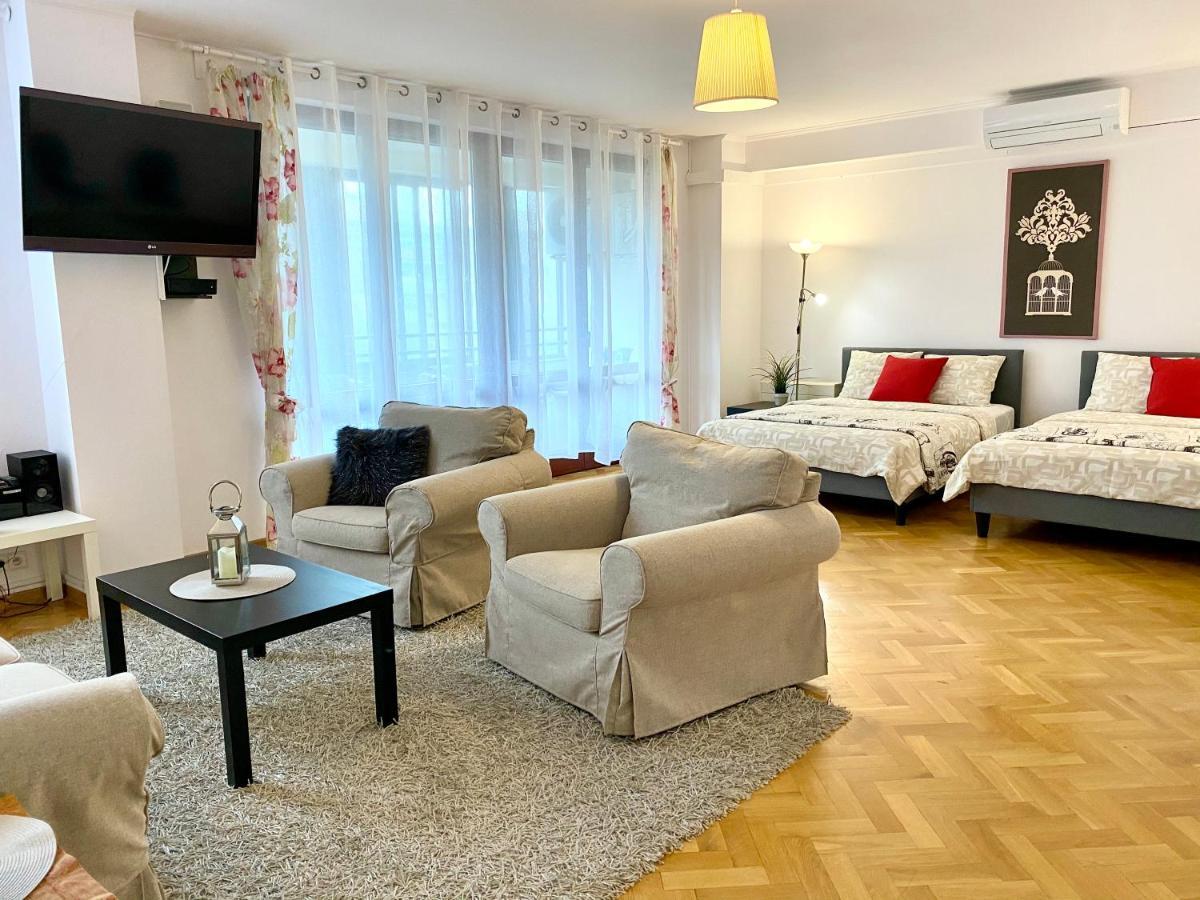 Center Warsaw - Apartmenty Jana Pawla II Eksteriør billede