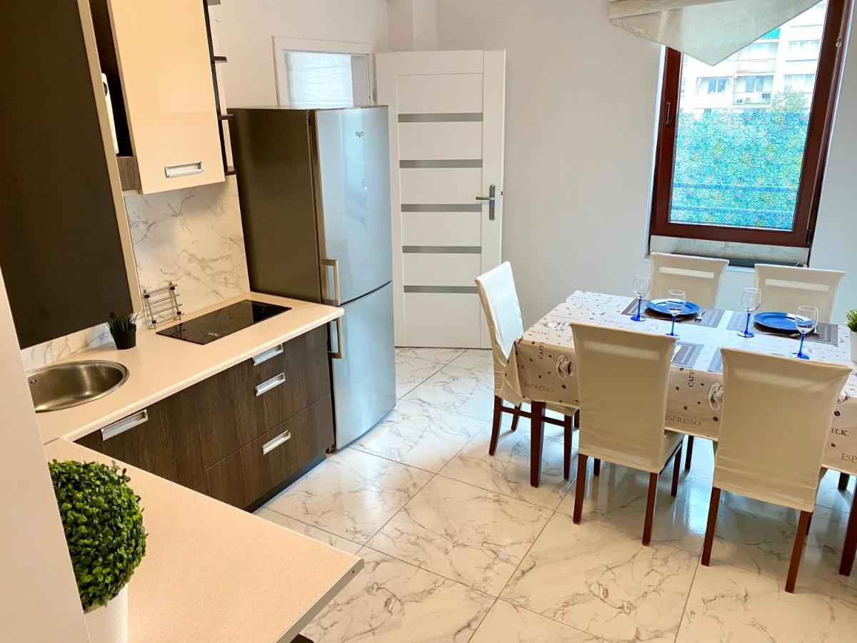 Center Warsaw - Apartmenty Jana Pawla II Eksteriør billede