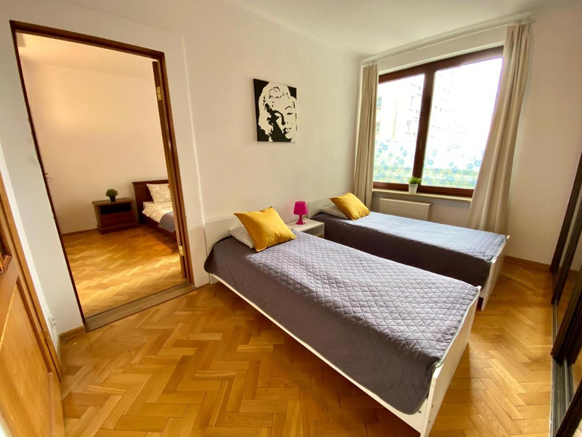 Center Warsaw - Apartmenty Jana Pawla II Eksteriør billede